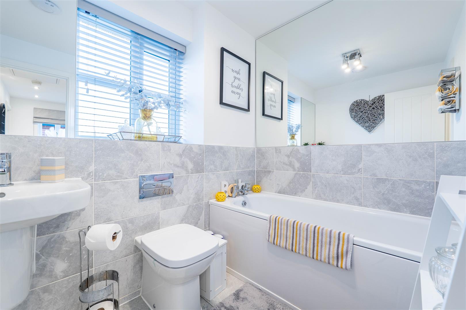 3 bed property in Sussex Close, Preston